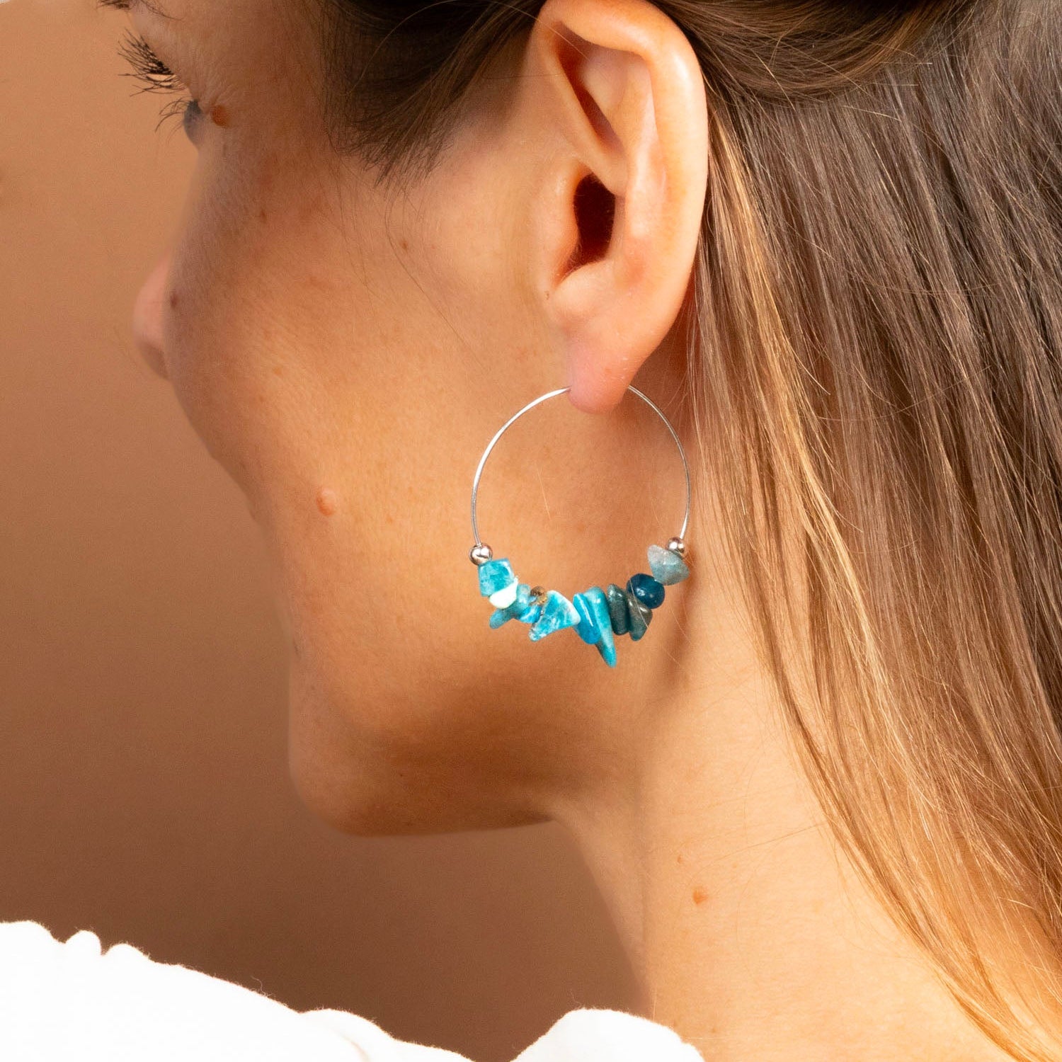 Comment choisir un bijou selon sa couleur de peau ?