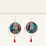 Boucles d'oreilles artisanales Caracas - wax résiné géométrique, ananas et émail rouge, fait main en France