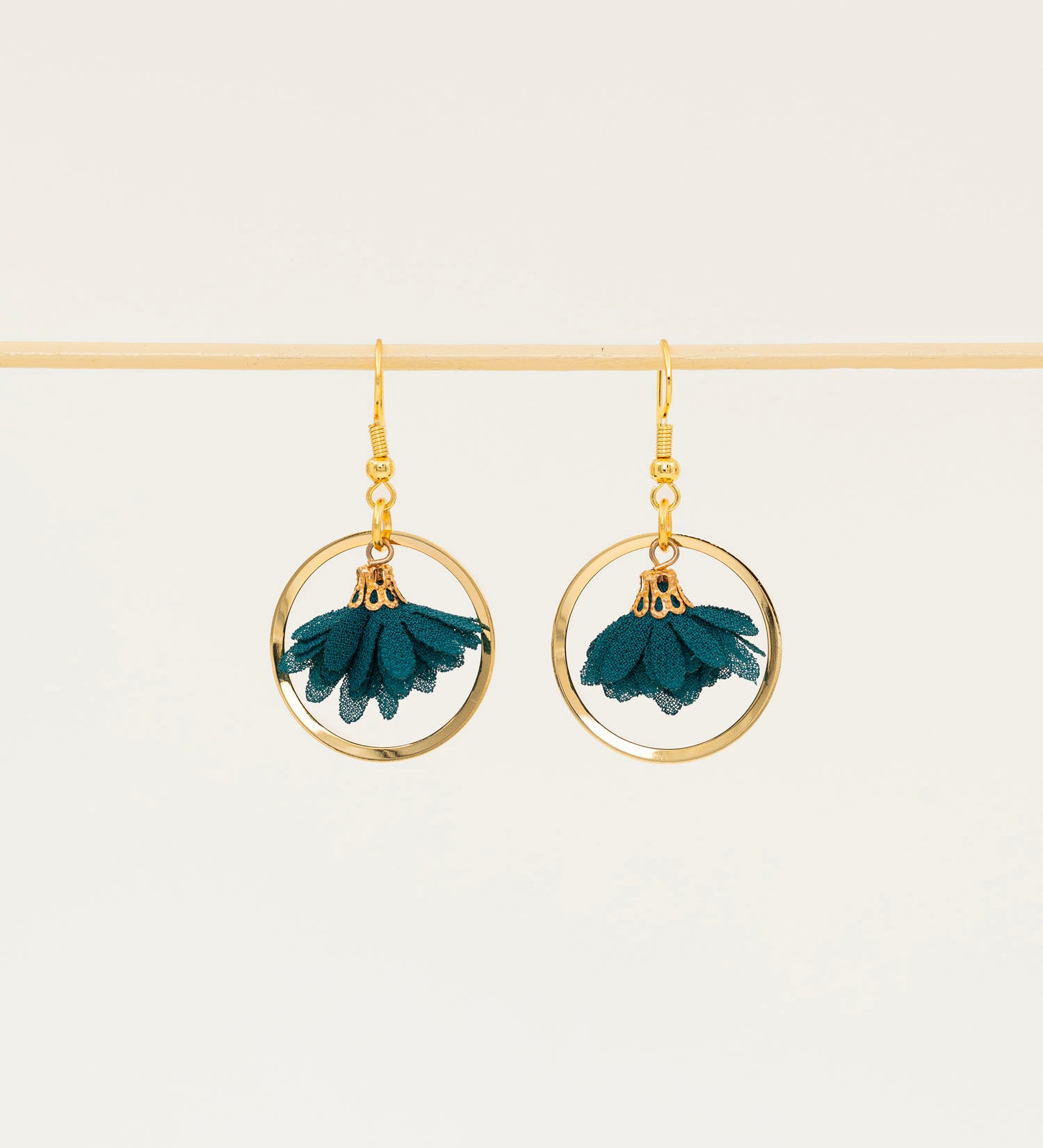 Boucles d'oreilles Malaga -bijou pompon tissu fait main, créatrice française