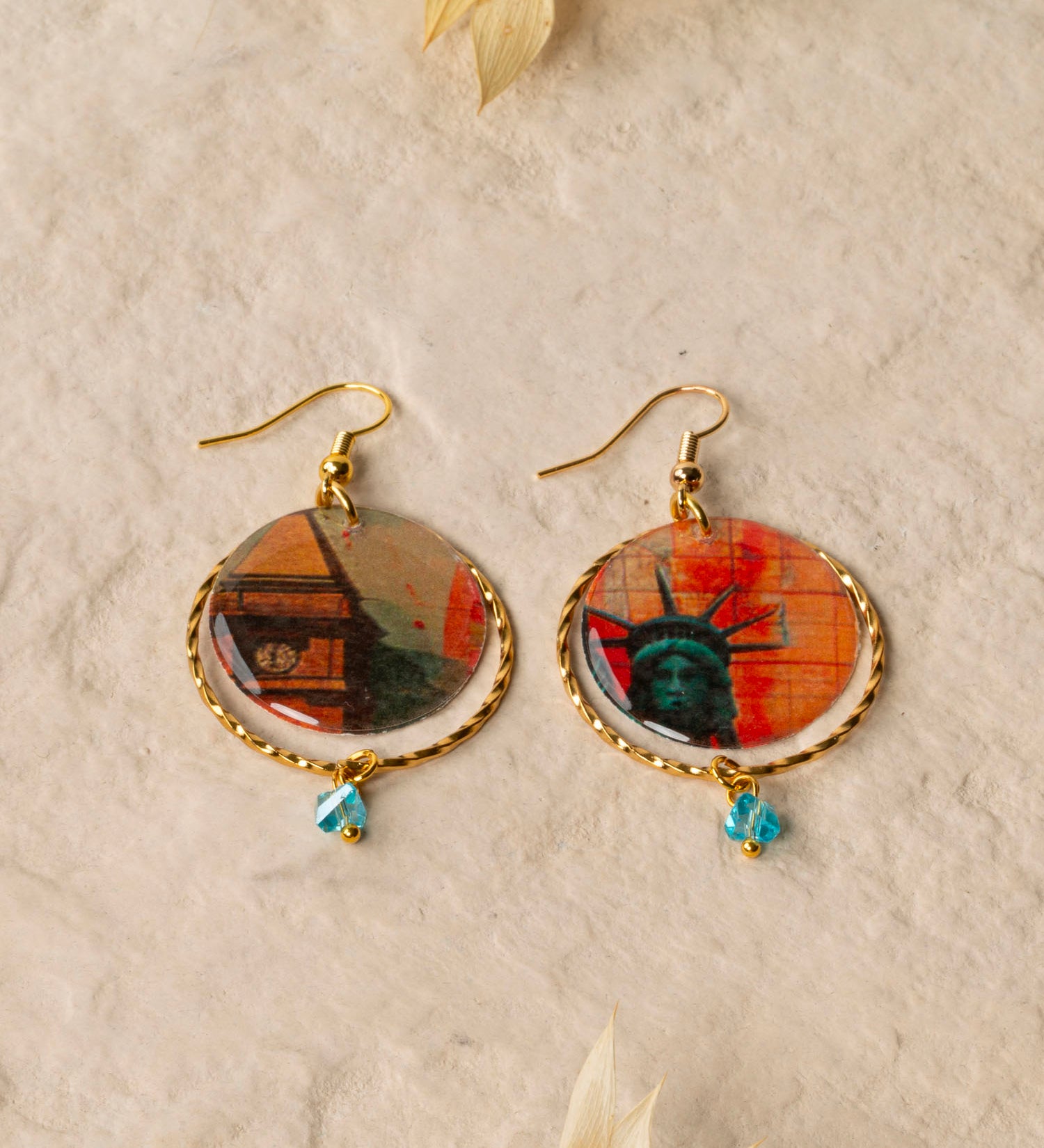 Boucles d'oreilles artisanales Tucson - papier résiné New York et pierre naturelle, fait main en France