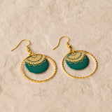Boucles d'oreilles artisanales Atlanta - émail et dentelle dorée ciselée, fait main en France