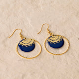 Boucles d'oreilles artisanales Atlanta - émail et dentelle dorée ciselée, fait main en France