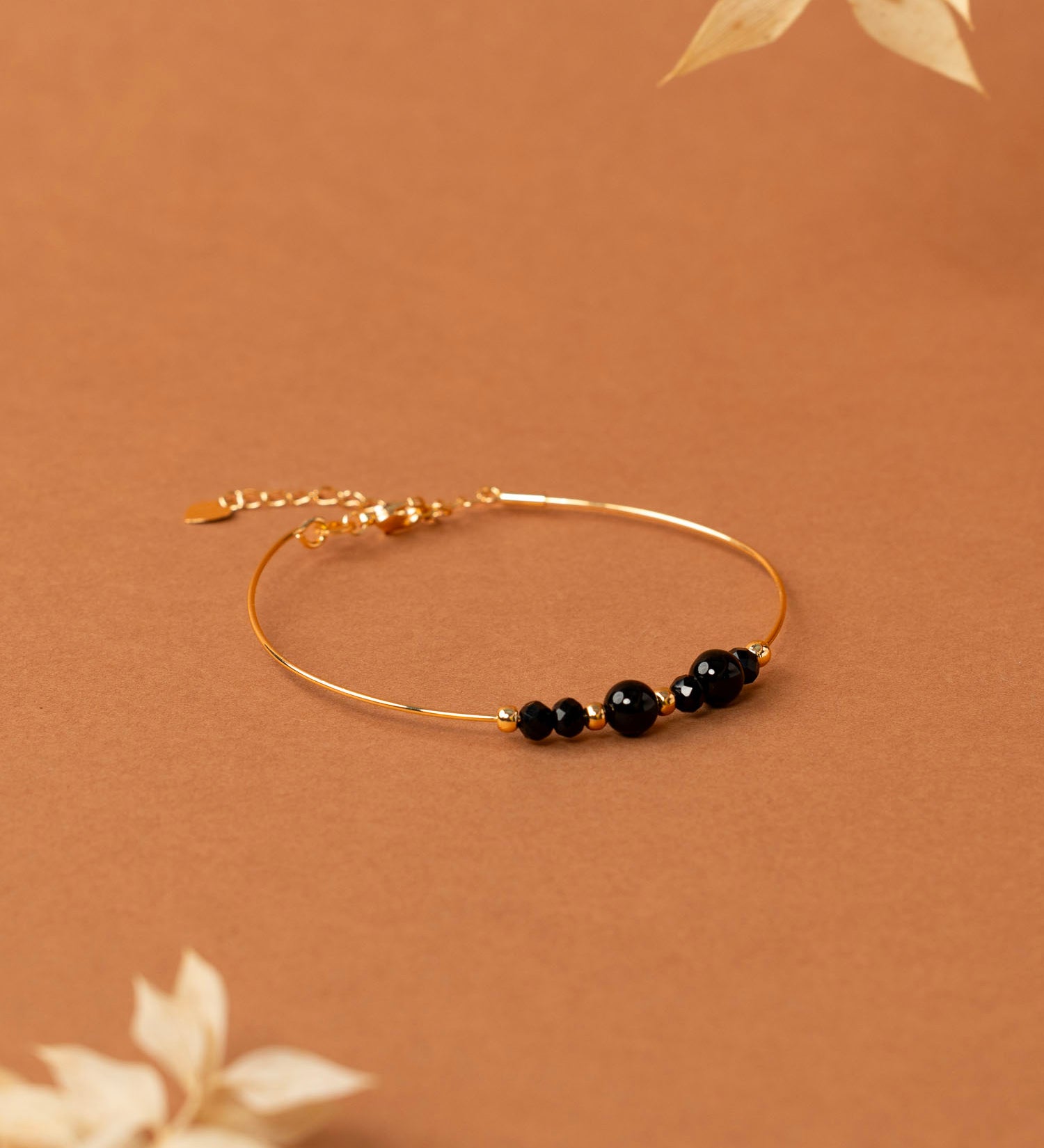 Bracelet jonc Stromboli -  onyx et spinelle noir, plaqué or 24K, fait main en France