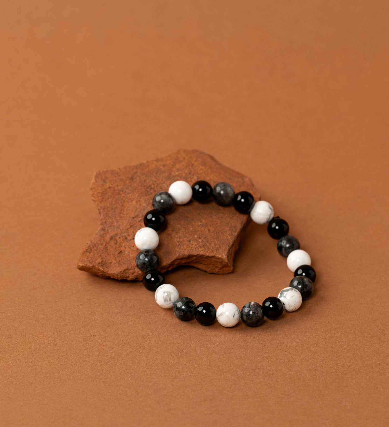 Bracelet perles Everest - onyx, howlite et labradorite, fait main en France