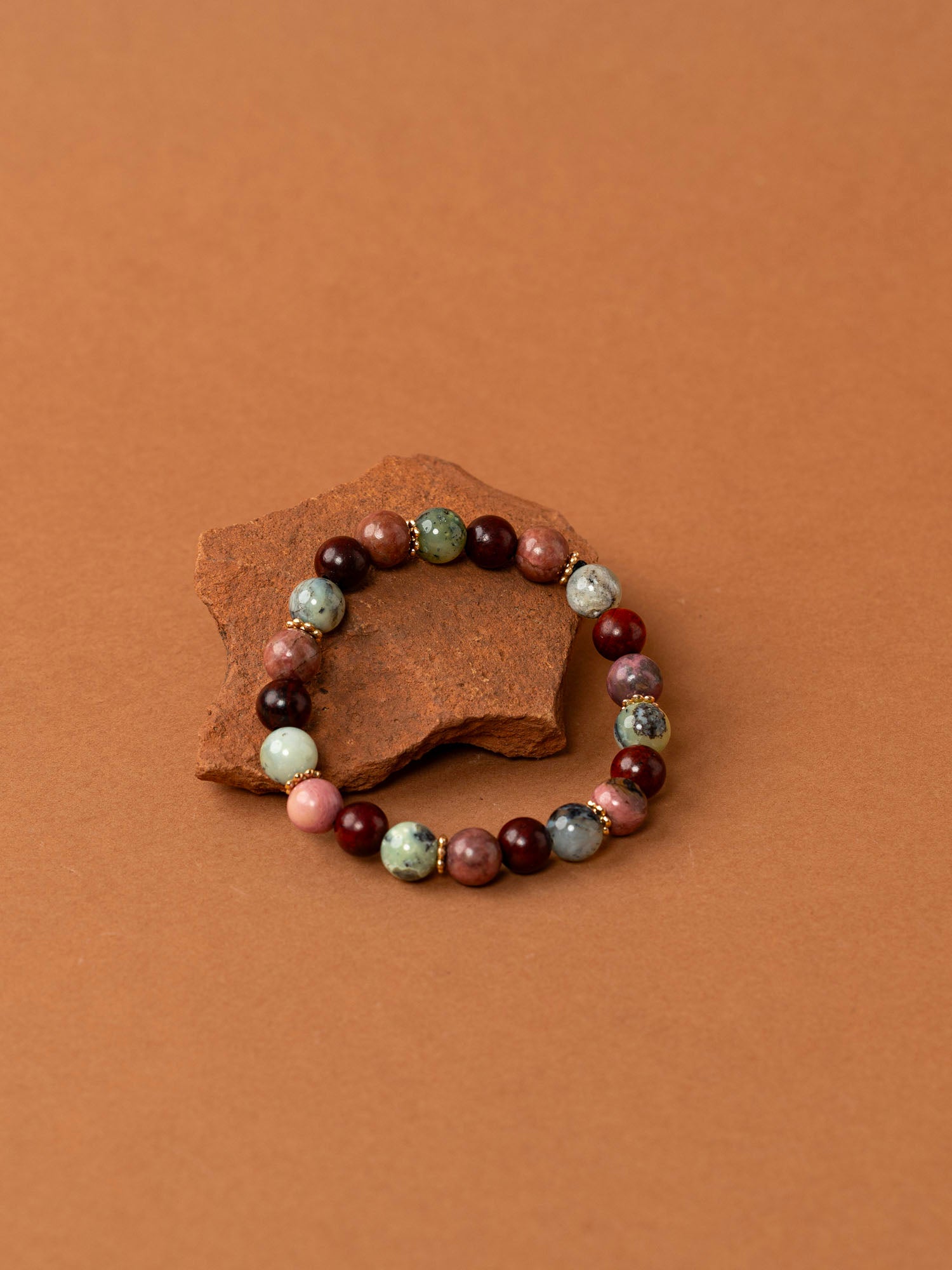 Bracelet perles Kilimandjaro - bois de santal, calcite verte et rhodochrosite, fait main en France