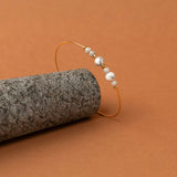 Bracelet jonc Gozo - howlite et labradorite, plaqué or 24K, fait main en France
