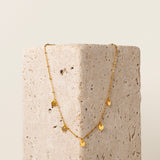 Collier artisanal Elba - pastilles dorées plaqué or, ajustable, fait main en France